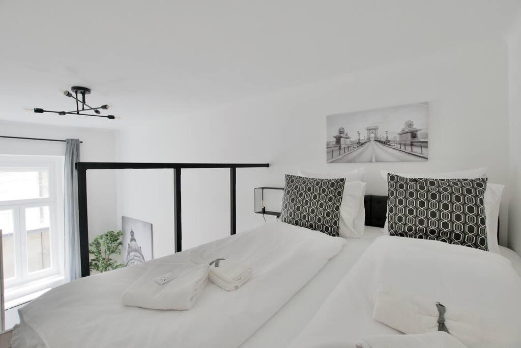 Premium Apartment By Hi5- Brody Street 부다페스트 외부 사진