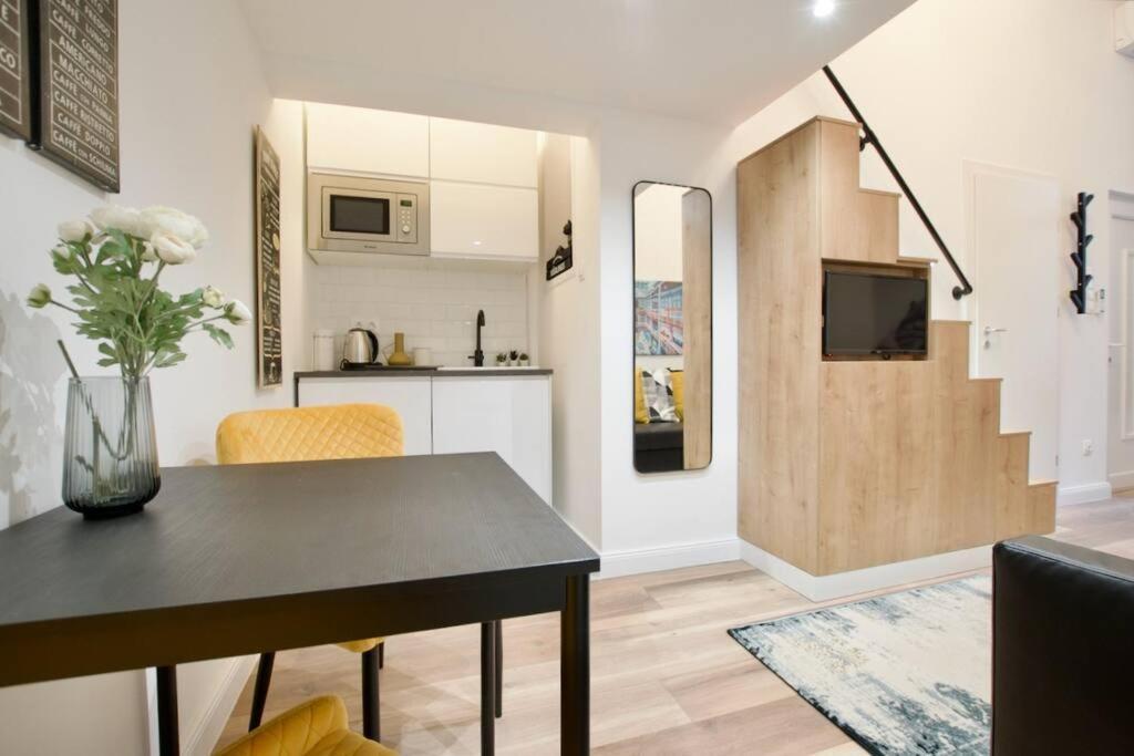 Premium Apartment By Hi5- Brody Street 부다페스트 외부 사진