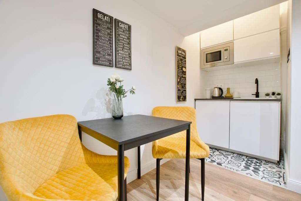 Premium Apartment By Hi5- Brody Street 부다페스트 외부 사진